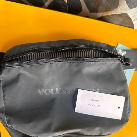 Volkswagen VW fanny pack adjustable gray NWT brand new Threads by Peeriess - Picture 3 of 5